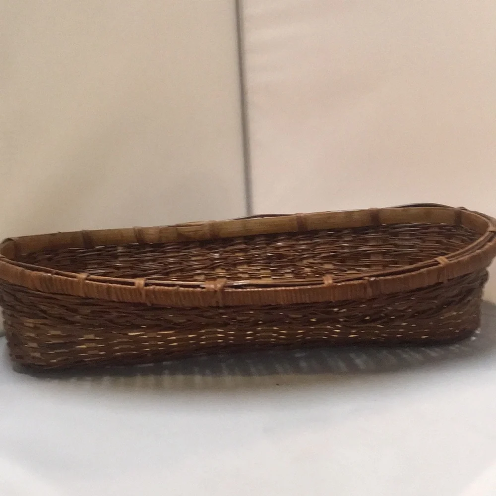 Handwoven Oval Serving Bread Basket Natural‎ Brown & Tan Farmhouse Rustic Wicker